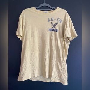 American Eagle Outfitters Yellow Short Sleeve Tee